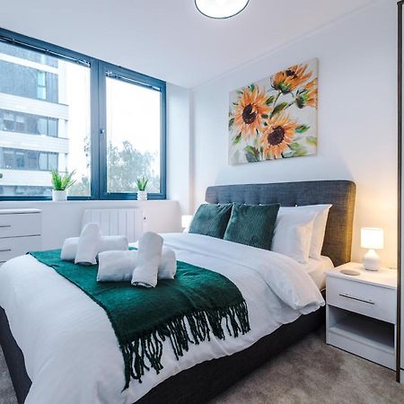 New! Stylish 2-Bed Apartment In Manchester By 53 Degrees Property - Amazing Location, Ideal For Small Groups - Sleeps 4! 외부 사진