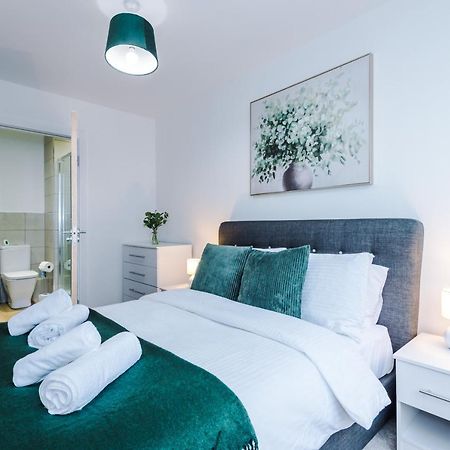 New! Stylish 2-Bed Apartment In Manchester By 53 Degrees Property - Amazing Location, Ideal For Small Groups - Sleeps 4! 외부 사진