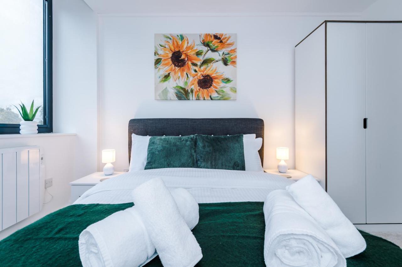 New! Stylish 2-Bed Apartment In Manchester By 53 Degrees Property - Amazing Location, Ideal For Small Groups - Sleeps 4! 외부 사진