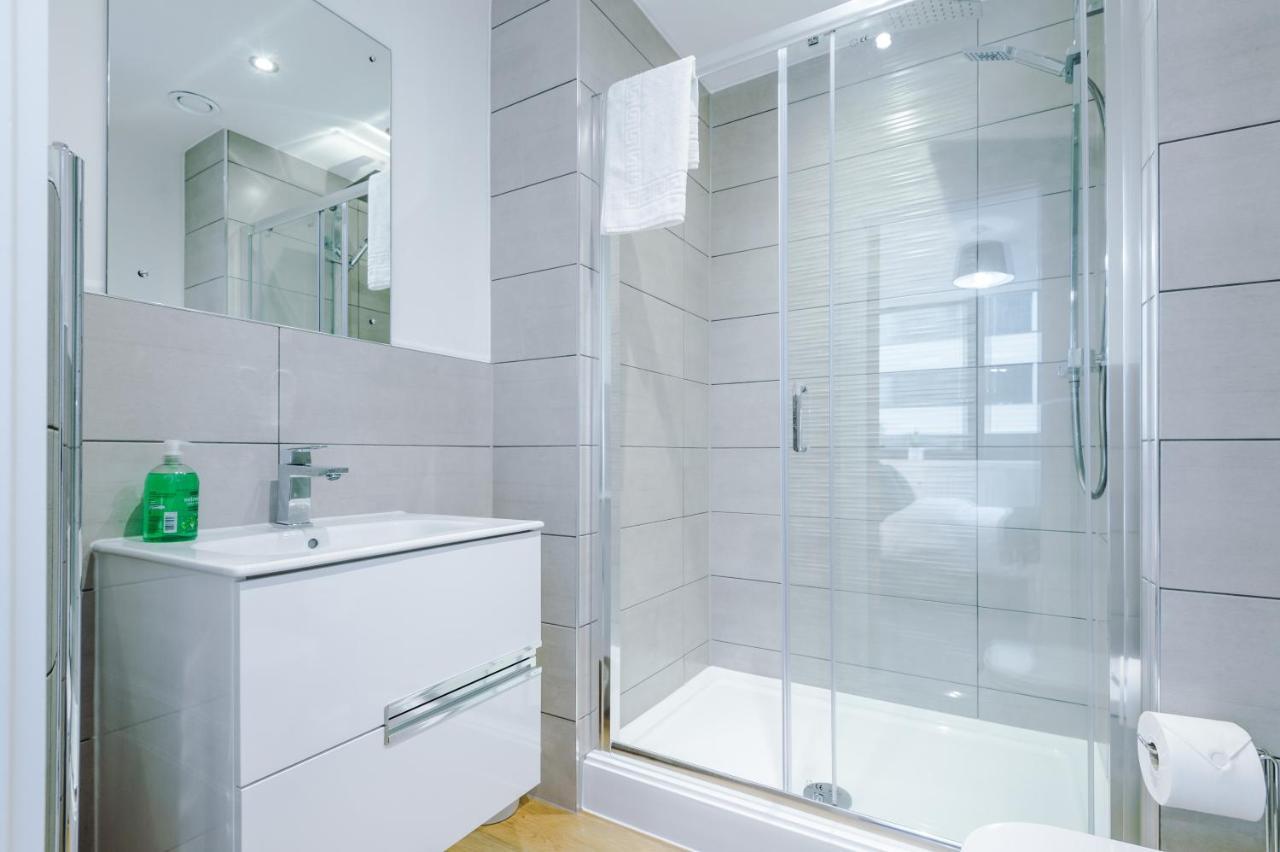 New! Stylish 2-Bed Apartment In Manchester By 53 Degrees Property - Amazing Location, Ideal For Small Groups - Sleeps 4! 외부 사진